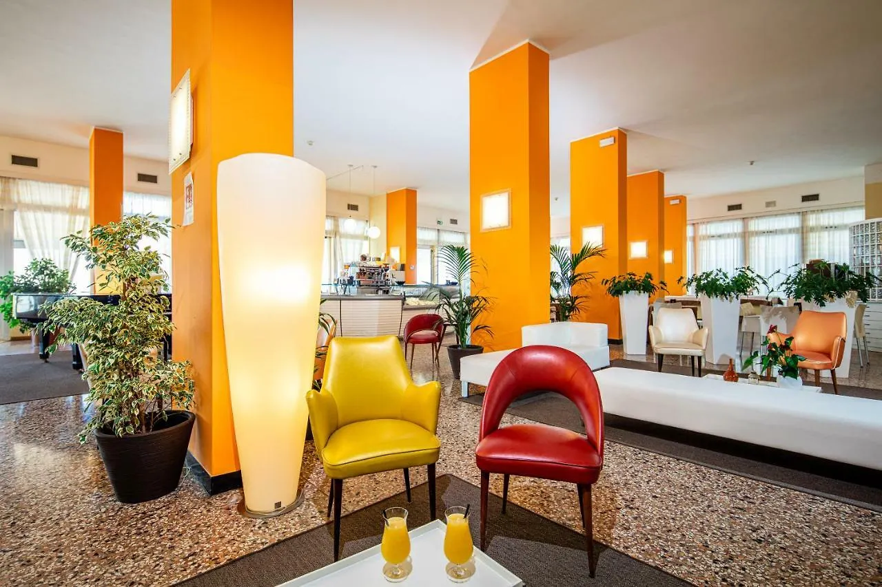 Hotel Astor Lido di Jesolo 3*,  Italia